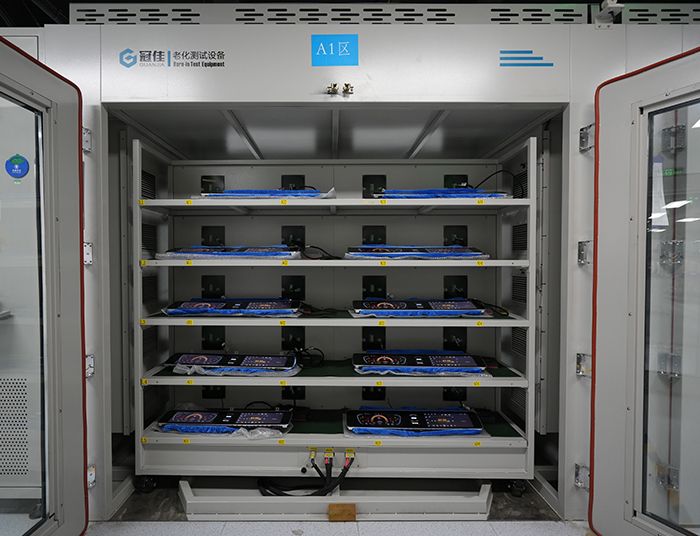 Расширение глобального охватаБлагодаря новому промышленному парку компания Dingpei Industry сможет эффективнее удовлетворять растущие потребности своих клиентов по всему миру.Наши расширенные производственные возможности позволяют нам увеличивать объемы производства и ускорять сроки поставок, особенно для наших партнеров-производителей оригинального автомобильного оборудования в таких регионах, как Россия, Иран, Пакистан, Мьянма и Египет.Это стратегическое расширение соответствует нашей миссии по предоставлению инновационных и надежных автомобильных мультимедийных решений по всему миру.Приверженность инновациямИнновации являются движущей силой компании Dingpei Industry.Наш новый промышленный парк — это не просто производственное предприятие; это центр исследований и разработок.Здесь наша команда экспертов неустанно трудится над разработкой новых технологий и продуктов, которые расширяют границы индустрии автомобильных мультимедиа.Здесь наша команда экспертов неустанно трудится над разработкой новых технологий и продуктов, которые расширяют границы индустрии автомобильных мультимедиа.Такая приверженность инновациям позволяет нам оставаться на переднем крае технологических достижений, предоставляя нашим клиентам самые современные решения. Расширение глобального охватаБлагодаря новому промышленному парку компания Dingpei Industry сможет эффективнее удовлетворять растущие потребности своих клиентов по всему миру.Наши расширенные производственные возможности позволяют нам увеличивать объемы производства и ускорять сроки поставок, особенно для наших партнеров-производителей оригинального автомобильного оборудования в таких регионах, как Россия, Иран, Пакистан, Мьянма и Египет.Это стратегическое расширение соответствует нашей миссии по предоставлению инновационных и надежных автомобильных мультимедийных решений по всему миру.Приверженность инновациямИнновации являются движущей силой компании Dingpei Industry.Наш новый промышленный парк — это не просто производственное предприятие; это центр исследований и разработок.Здесь наша команда экспертов неустанно трудится над разработкой новых технологий и продуктов, которые расширяют границы индустрии автомобильных мультимедиа.Здесь наша команда экспертов неустанно трудится над разработкой новых технологий и продуктов, которые расширяют границы индустрии автомобильных мультимедиа.Такая приверженность инновациям позволяет нам оставаться на переднем крае технологических достижений, предоставляя нашим клиентам самые современные решения.